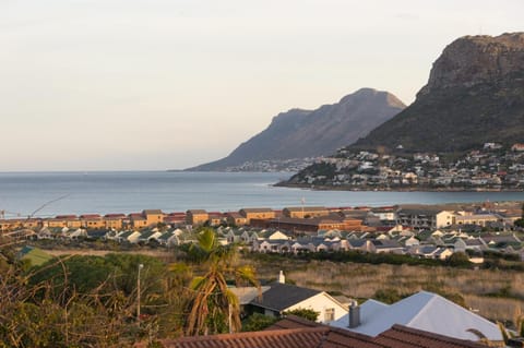 Mountain view, Sea view