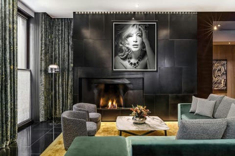 Lounge or bar