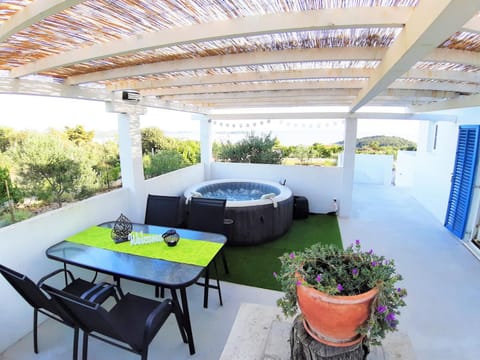 Bird's eye view, Garden, Hot Tub, Massage, Balcony/Terrace, Food and drinks, City view, Garden view, Lake view, Landmark view, Mountain view, Sea view
