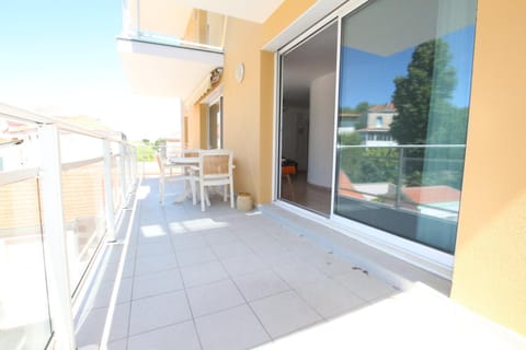 Patio, Day, View (from property/room), Balcony/Terrace, Dining area, On site