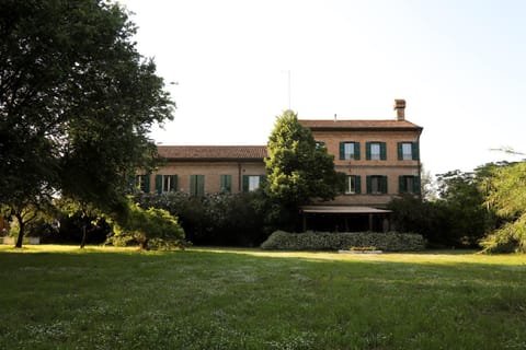 Property building, Restaurant/places to eat