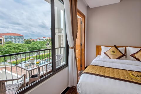 Bedroom, River view