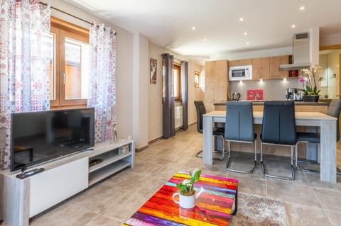 Communal lounge/ TV room, TV and multimedia, Living room