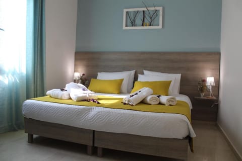 Bed, Photo of the whole room, Decorative detail, Bedroom, City view, Sea view