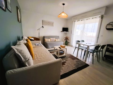 TV and multimedia, Seating area