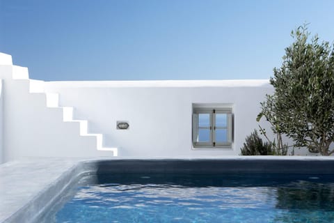 Decorative detail, Swimming pool, Swimming pool