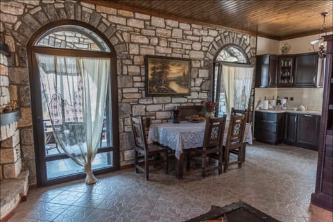 Stone Mansion Anavryti, ΑΜΑ 20569 House in Messenia