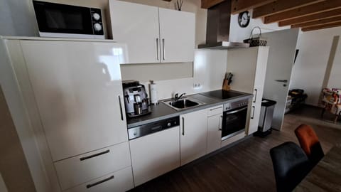 Coffee/tea facilities, Kitchen or kitchenette, dishwasher, minibar, pet friendly, stove, toaster