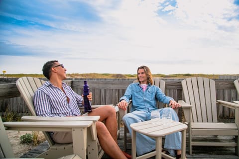 People, Seating area, Drinks, group of guests