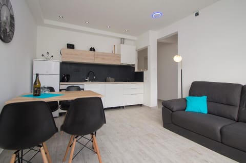 Apartments with sea views Apartment in Dubrovnik-Neretva County