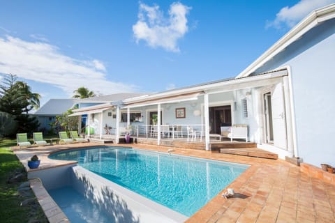 Property building, Patio, Pool view, sunbed