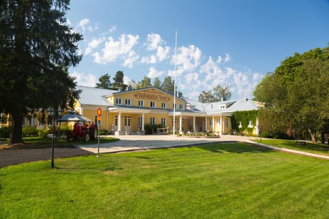 Facade/entrance, Garden