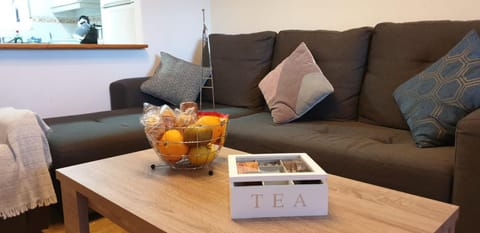 Food close-up, Coffee/tea facilities, Living room, Dining area, Breakfast