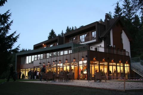 Facade/entrance, Garden, Balcony/Terrace, Area and facilities