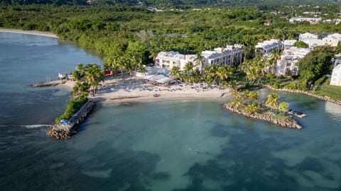 Property building, Nearby landmark, Natural landscape, Bird's eye view, Beach, Landmark view, Sea view