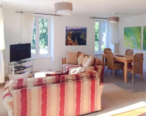 Living room, Lounge or bar, Seating area