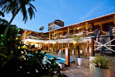 Facade/entrance, Swimming pool