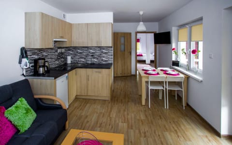 Living room, Photo of the whole room, Decorative detail