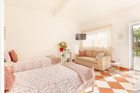 Living room, Photo of the whole room