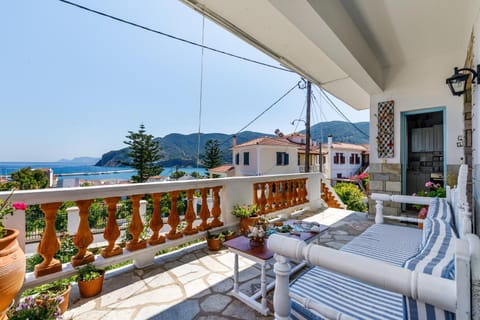View (from property/room), Balcony/Terrace, Mountain view, Sea view