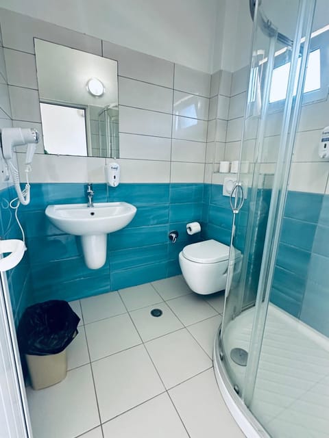 Shower, Toilet, Bathroom, bidet, hair dryier