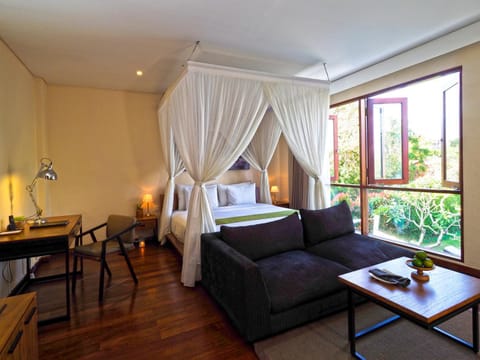 Living room, Photo of the whole room, Seating area, Bedroom