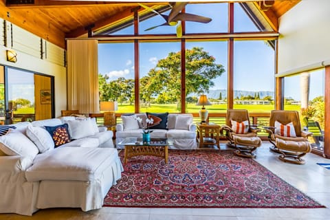 Hale On'tario - 2 Bedroom plus Loft House in Princeville