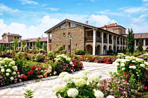 Facade/entrance, Garden
