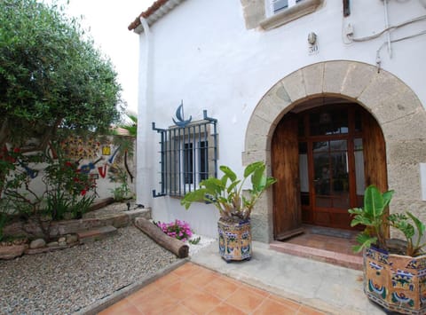 Property building, Facade/entrance, Off site