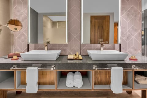 Bathroom, hair dryier, towels