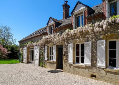 Facade/entrance, Day, On site, Inner courtyard view