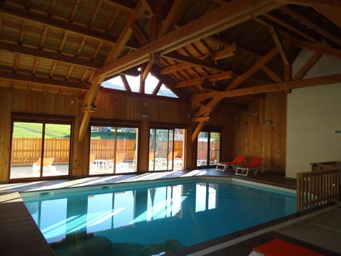 Hot Tub, Solarium, Swimming pool