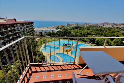 Pool view, Sea view