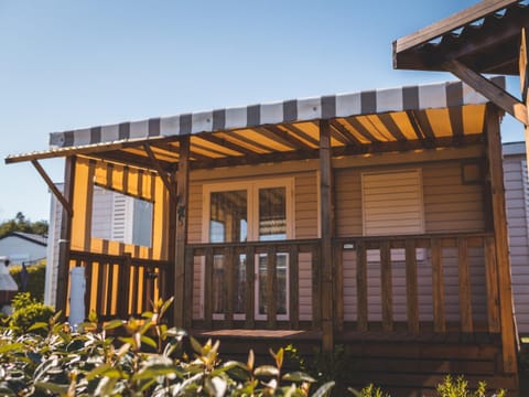 Camping Les Garennes Campground/ 
RV Resort in Hauts-de-France