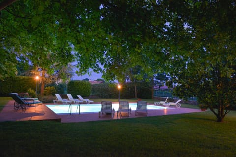 Swimming pool, Swimming pool