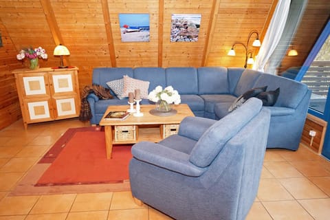 Zeltdachhaus mit WLAN und grosser Terrasse House in Damp