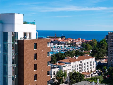 Property building, Day, Natural landscape, Bird's eye view, City view, Sea view, Location