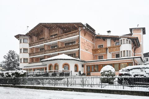 Property building, Winter