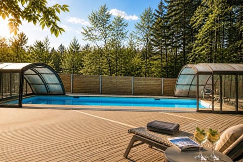 Day, Natural landscape, Pool view, Swimming pool, sunbed