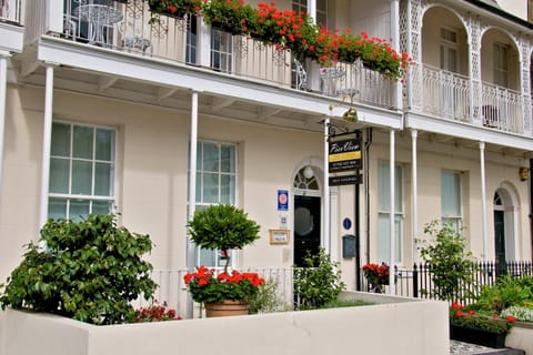 Property building, Facade/entrance