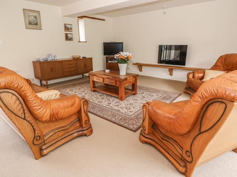 The Barn House in Llanfoist Fawr