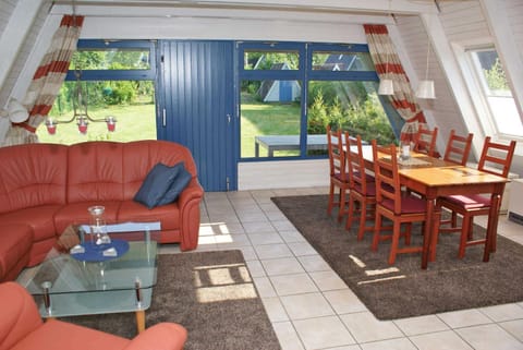 Zeltdachhaus mit WLan und Zaun House in Damp