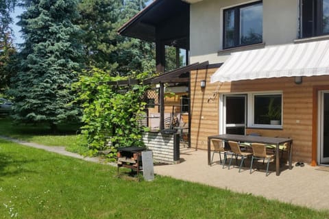Patio, Facade/entrance, Garden, Balcony/Terrace