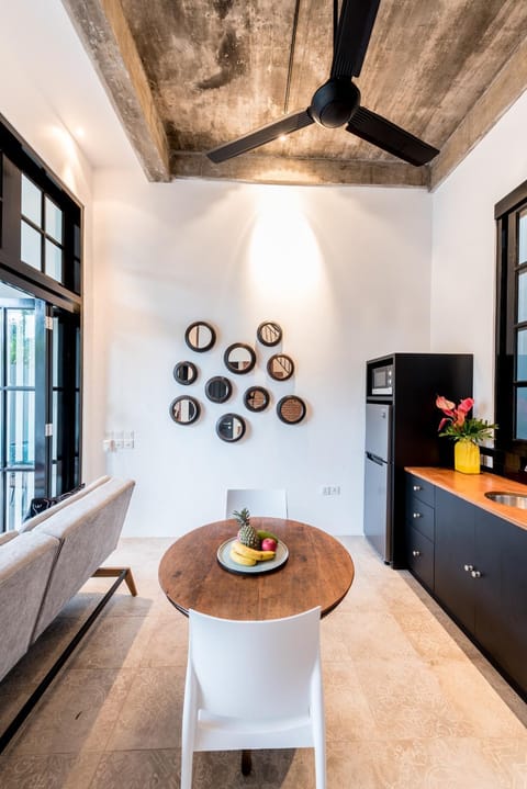 Central 1 Bedroom Villa 5 Min walk to Seminyak Beach Villa in Kuta