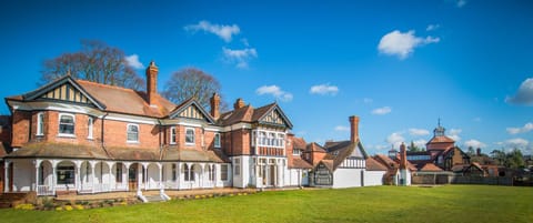 Property building, Day, Garden