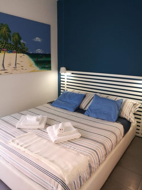 Bed, Day, Decorative detail, Bedroom