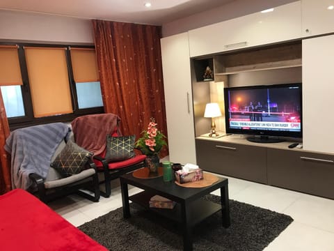 Communal lounge/ TV room, TV and multimedia, Living room, Photo of the whole room, Seating area, Evening entertainment
