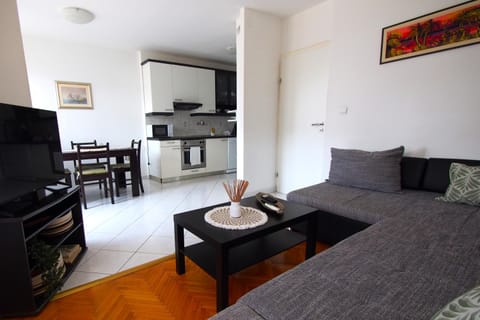 TV and multimedia, Living room, Dining area