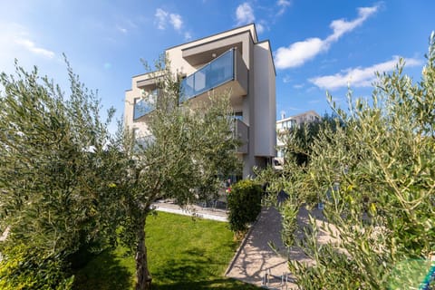 Property building, Garden