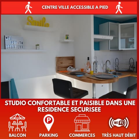 Kitchen or kitchenette, Dining area, Meals